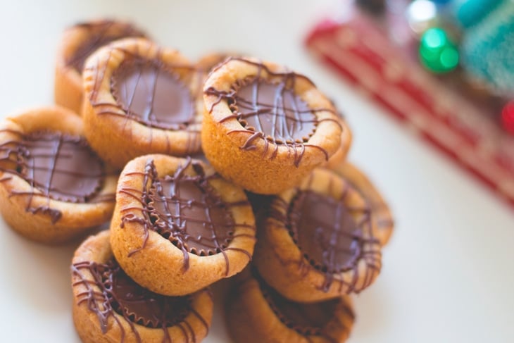A stack of peanut butter cup cookies.