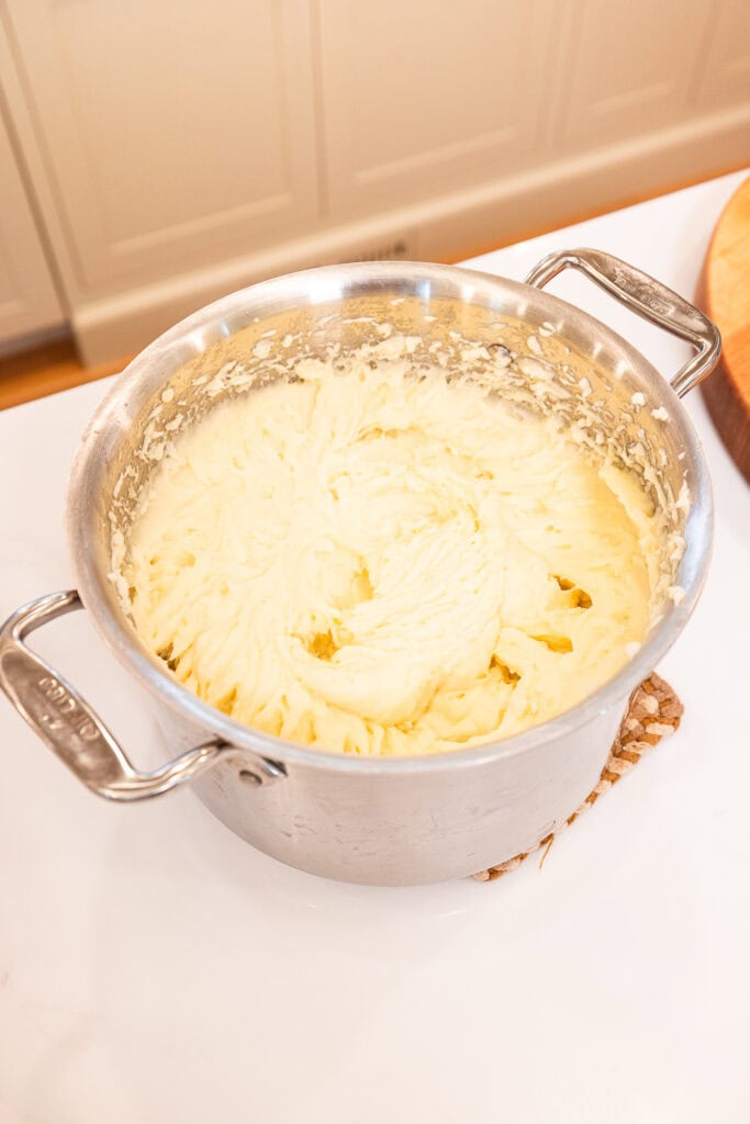Mashed potatoes in a pot.