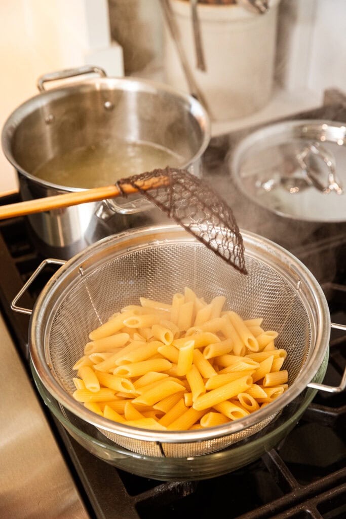 Noodles cool after cooking.