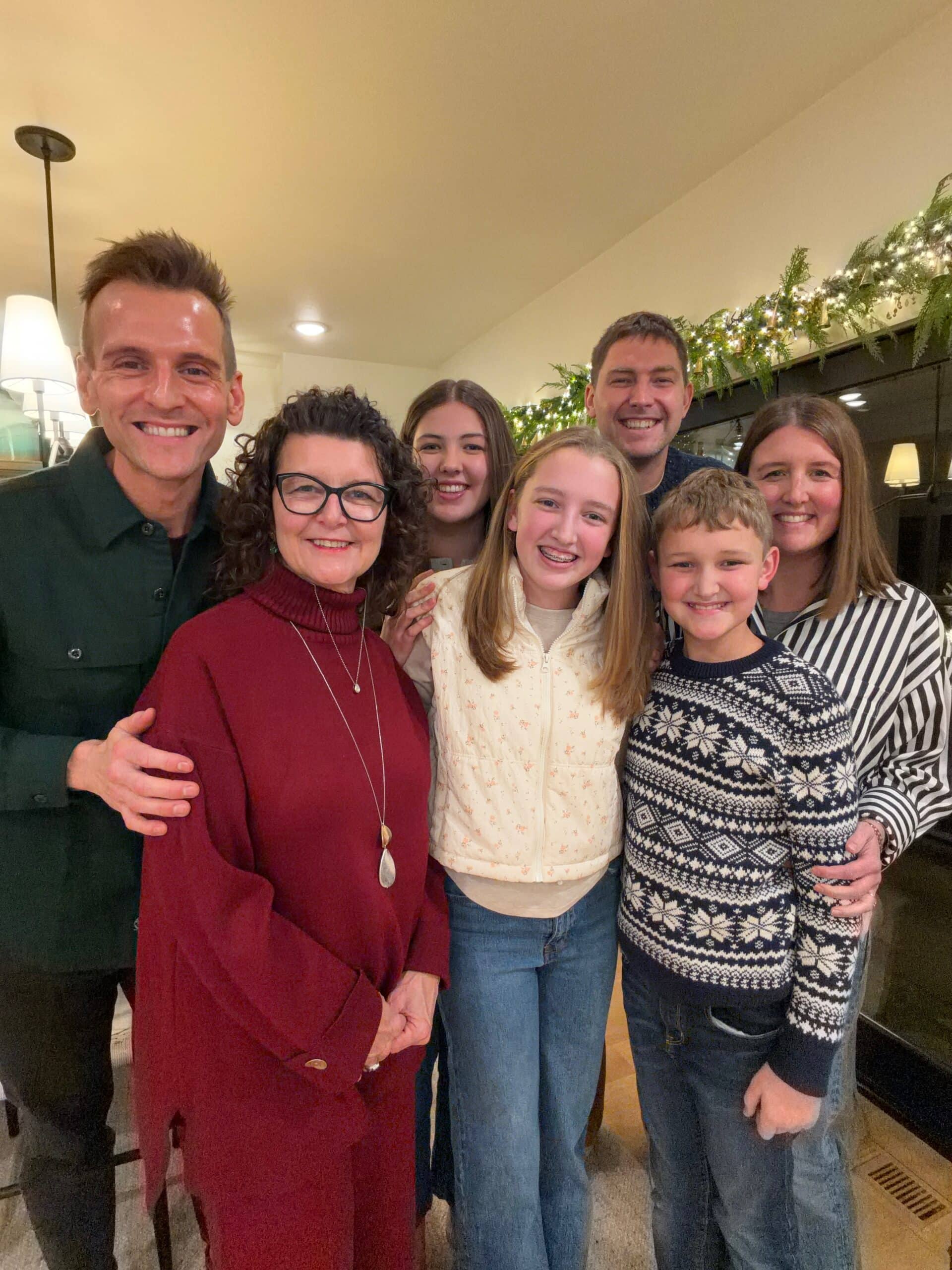 Kaleb Wyse with his whole family including sister, mom, and nieces, and nephew.