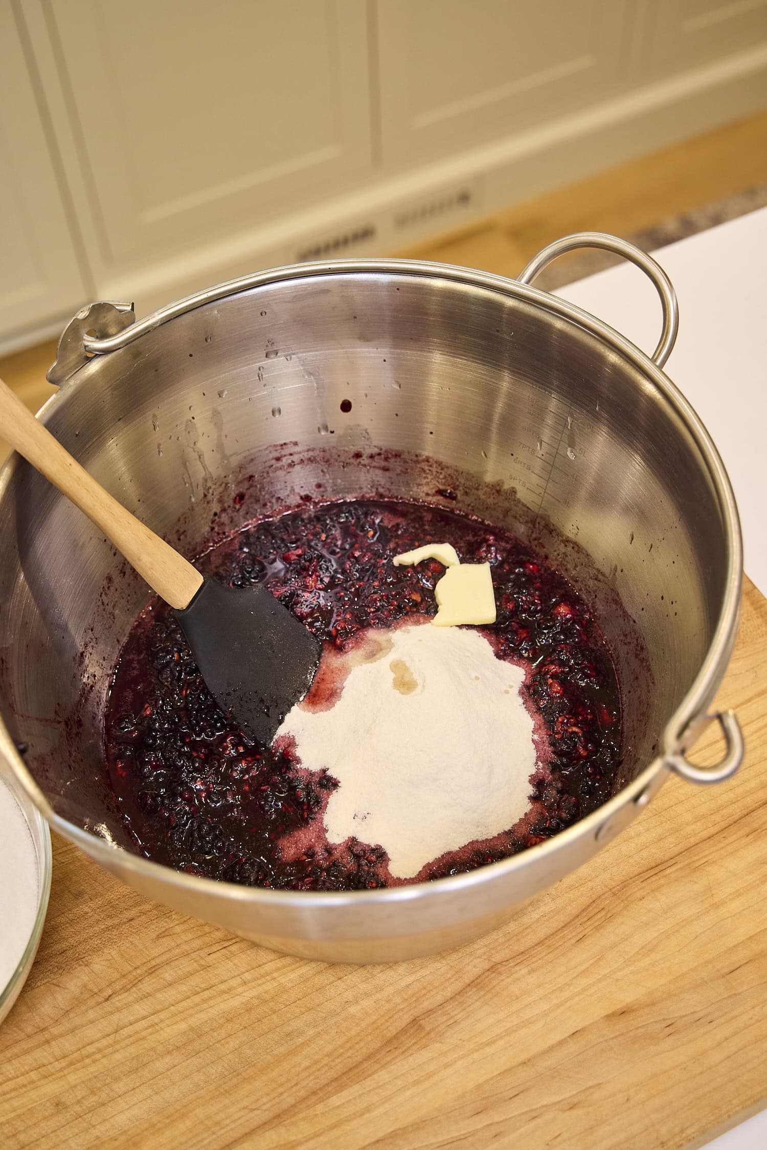 Mixture of crushed blackberries with sugar and butter.